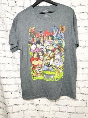 Disney. Villains graphic tshirt. Size L